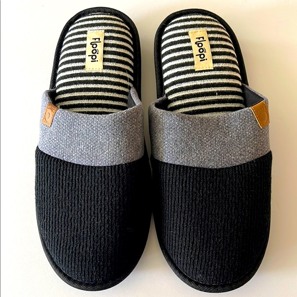 Floopi‎ Black and Gray Slippers X-Large 11-12 NWT